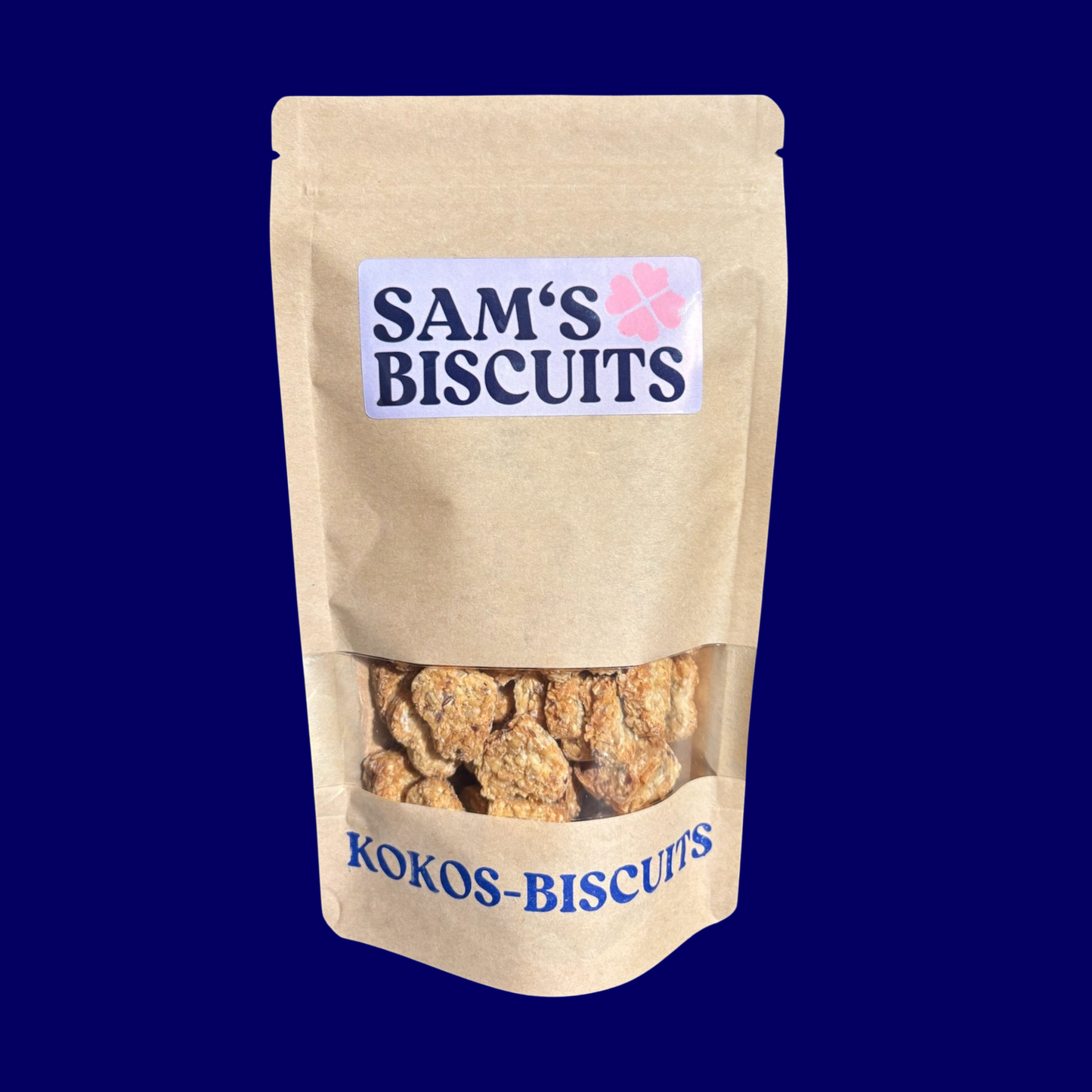 Eine 100g Tüte KOKOS-BISCUITS von SAM'S BISCUITS, also besondere leckerlis für Hunde mit Kokos, auf blauem Hintergrund
